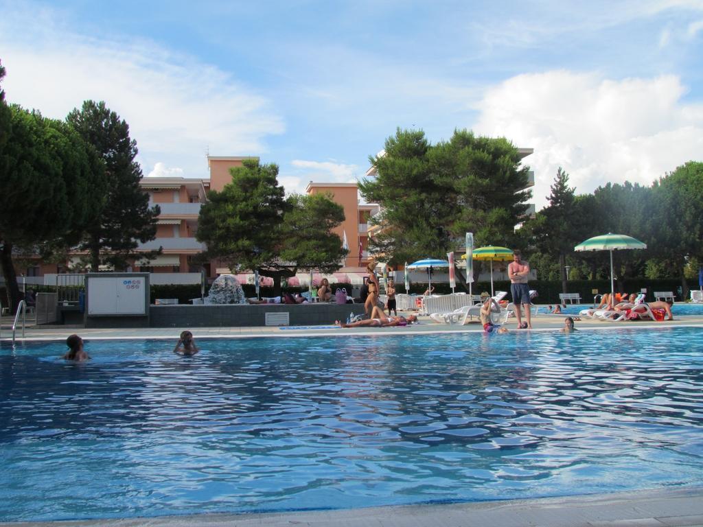 Appartamenti Valbella Bibione Exteriör bild