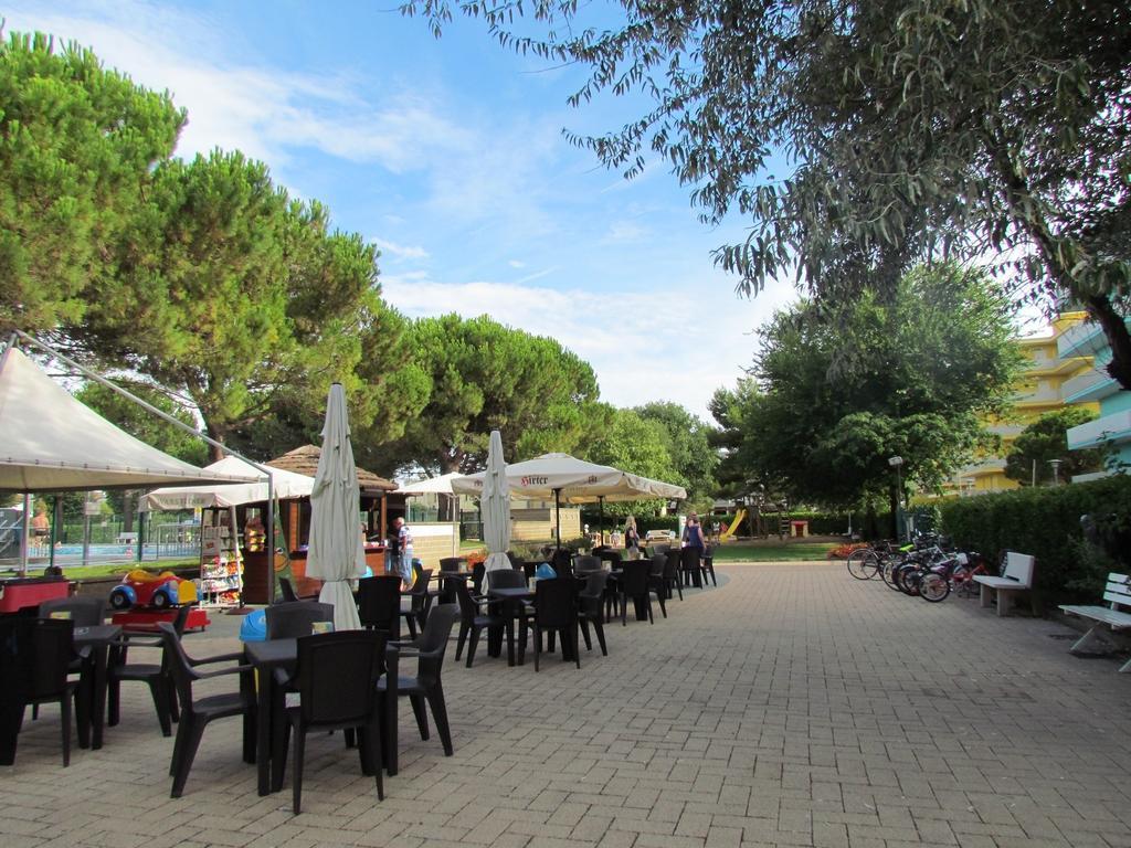 Appartamenti Valbella Bibione Exteriör bild