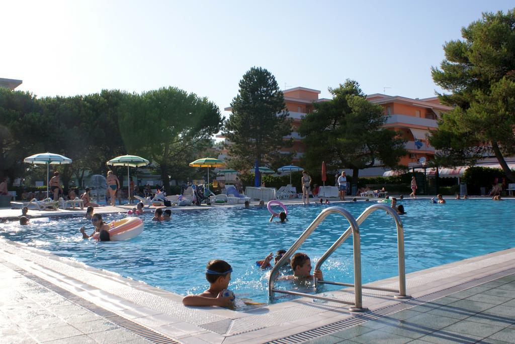 Appartamenti Valbella Bibione Exteriör bild